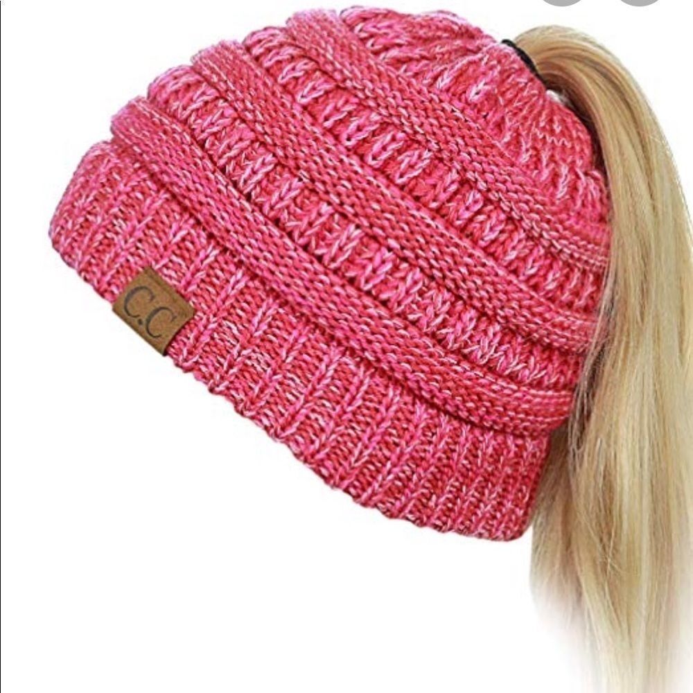 Cc beanie messy bun OS (1796)